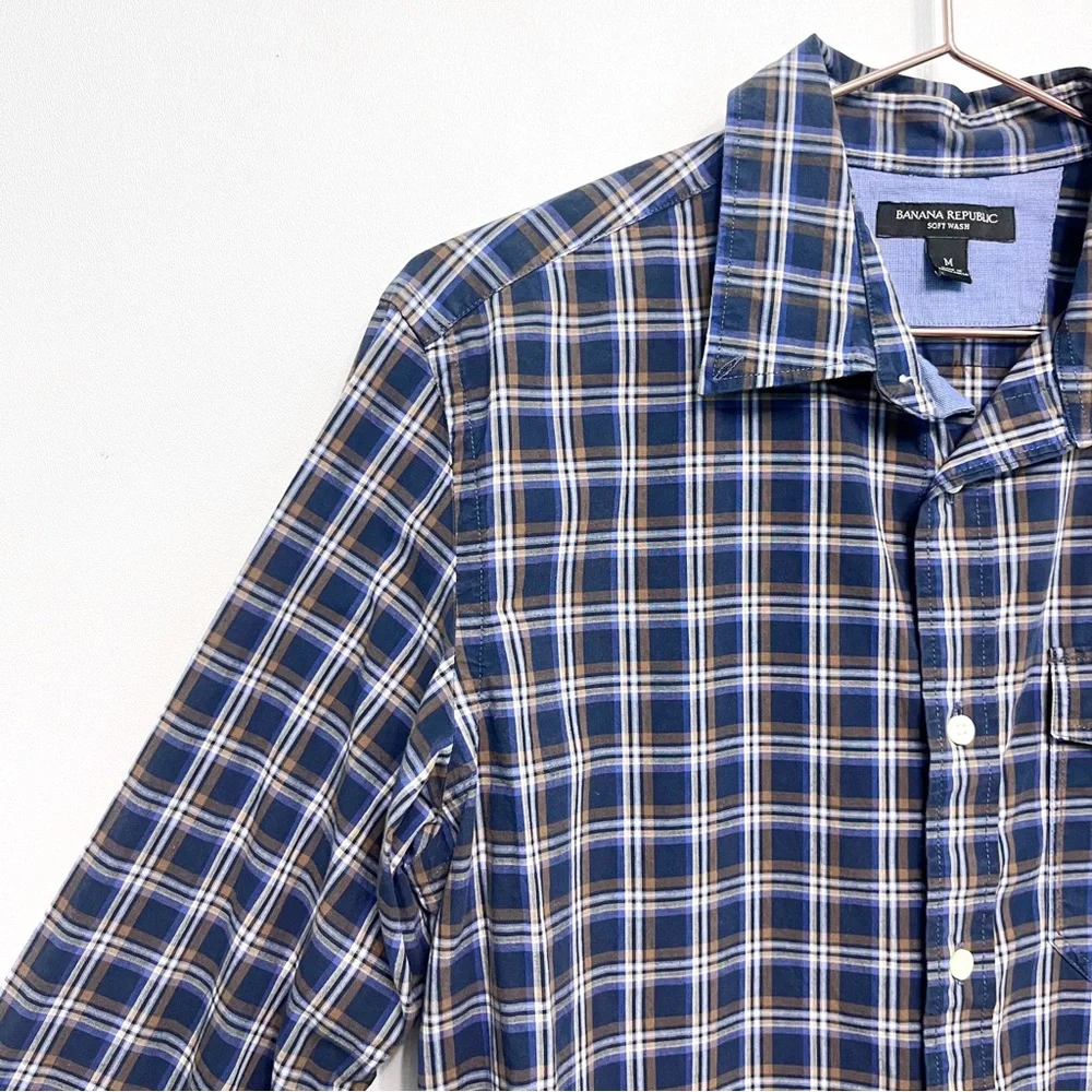 banana republic | soft wash button down shirt navy brown plaid m